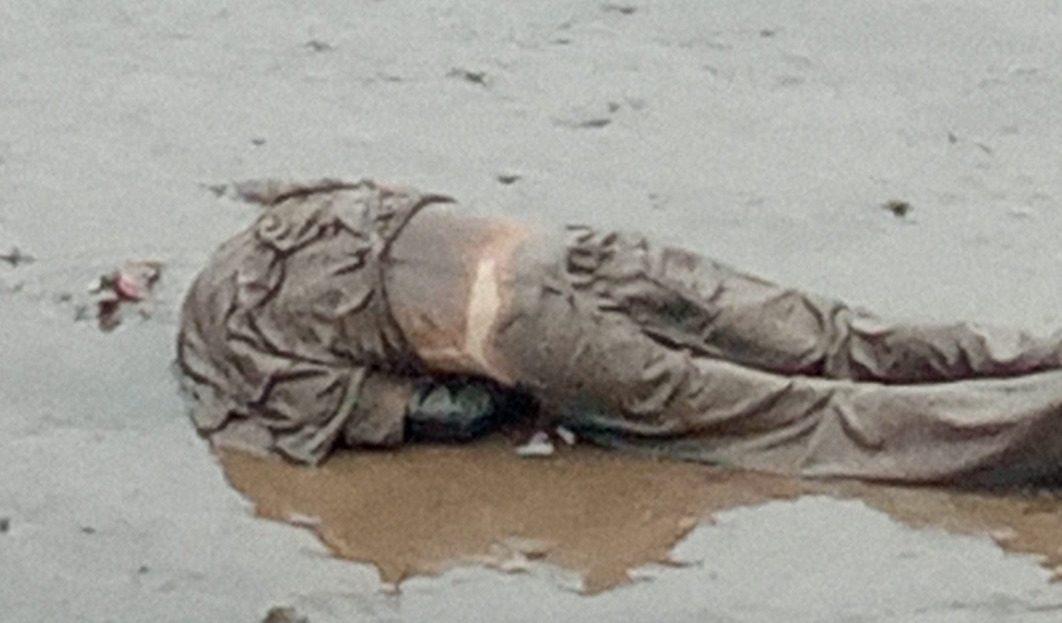 Hombre hallado muerto en canal de Barrios Unidos