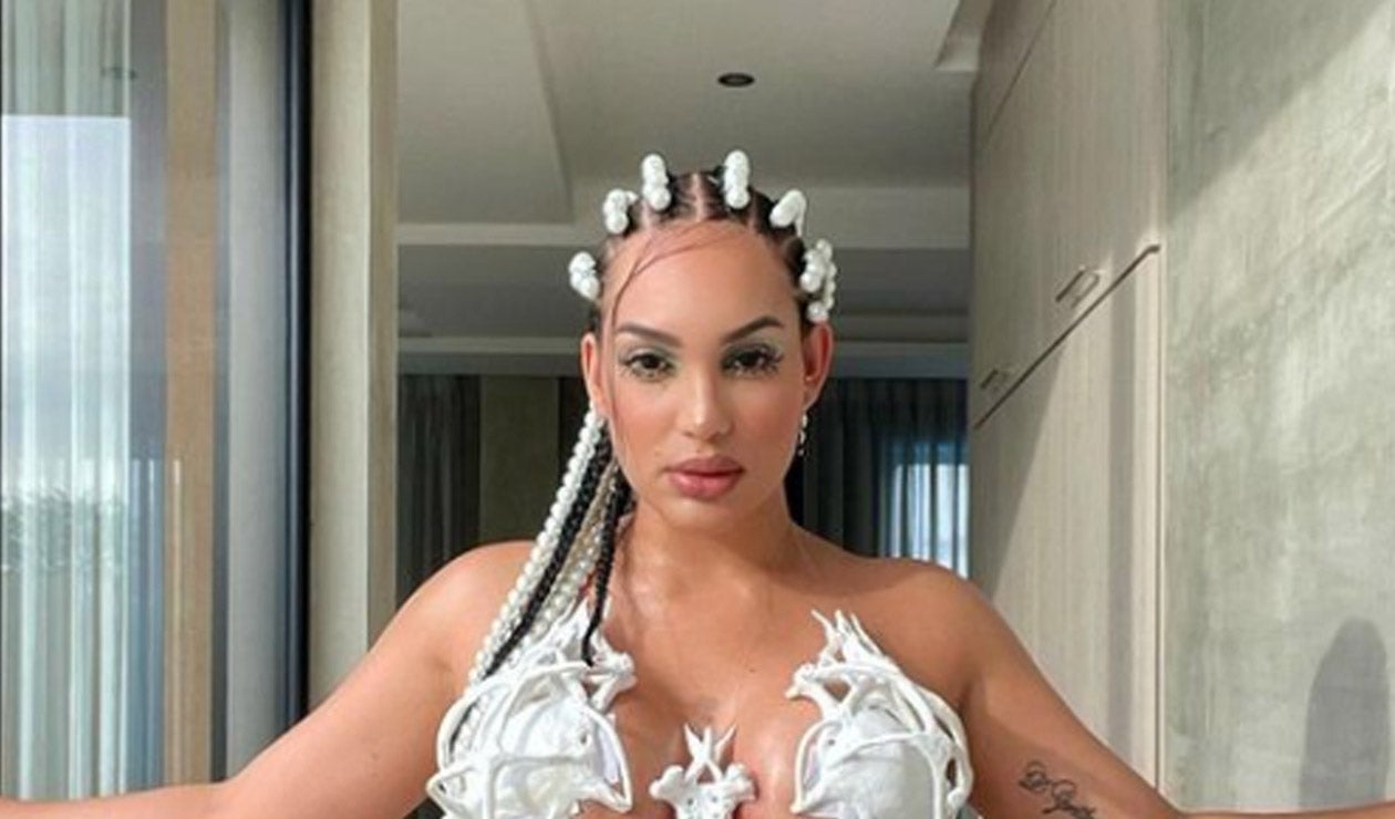 Andrea Valdiri en su matrimonio