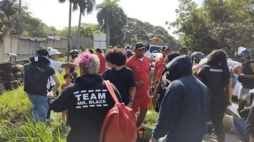 Mr. Black se accidento junto a su esposa y equipo de trabajo