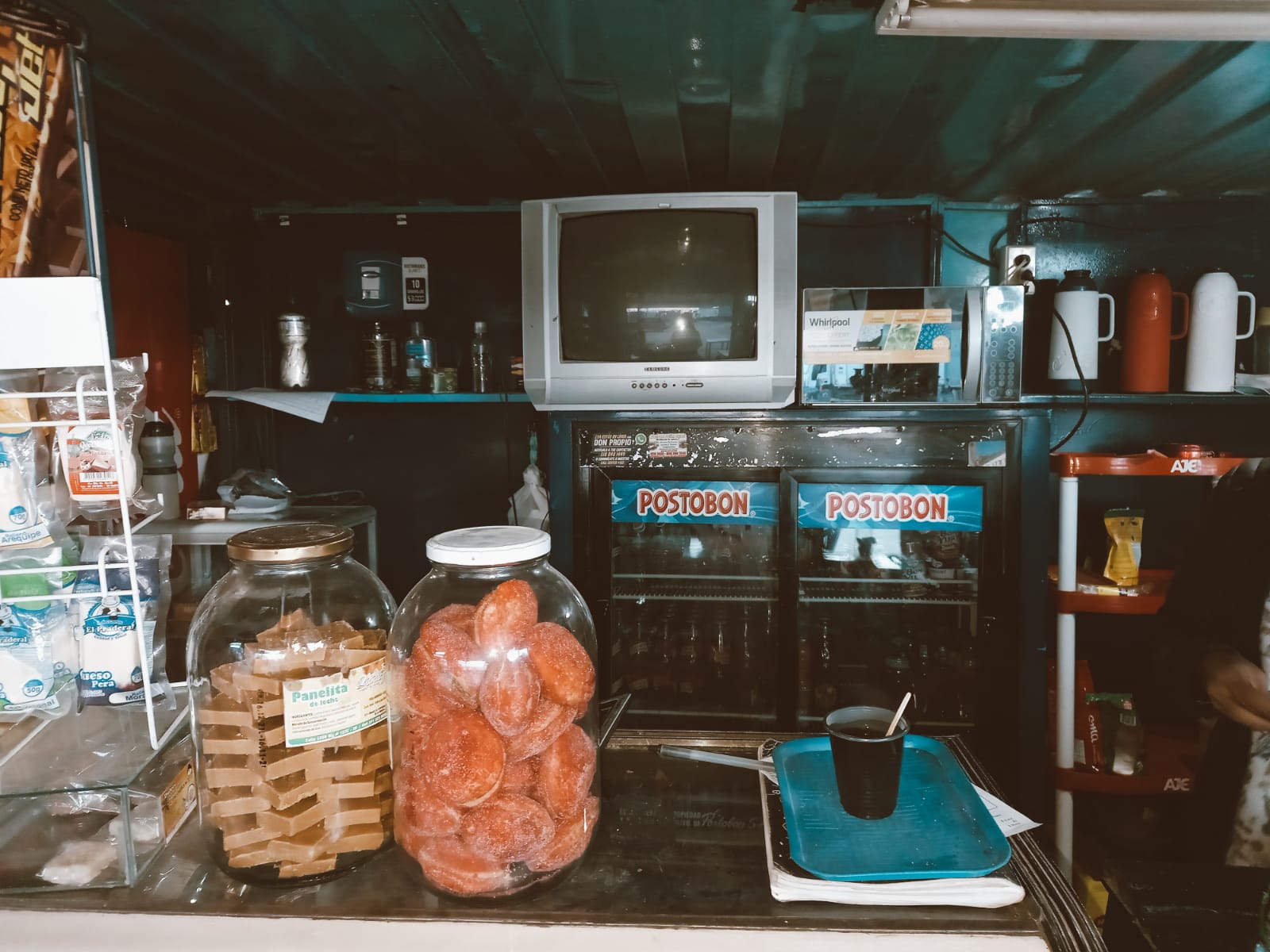Cafetería en un paradero del SITP provisional