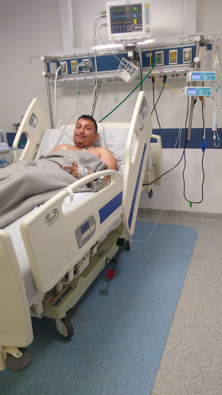 Taxista que recibió ácido en la cara se recupera