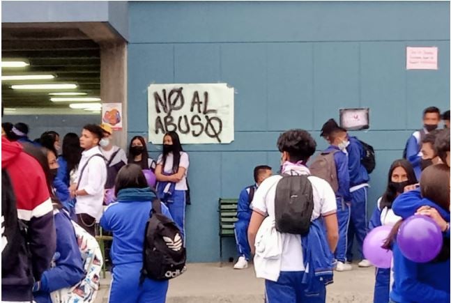 Protestas en colegio Venecia Nuevo Muzú por acoso y abuso sexual a estudiantes.