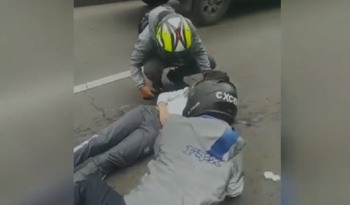 Conductor borracho atropelló a una niña y un señor