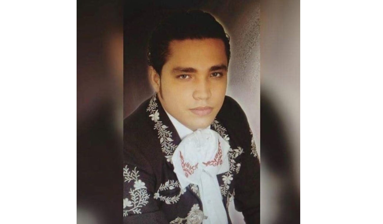 Jessi Uribe a los 16 años cuando era mariachi