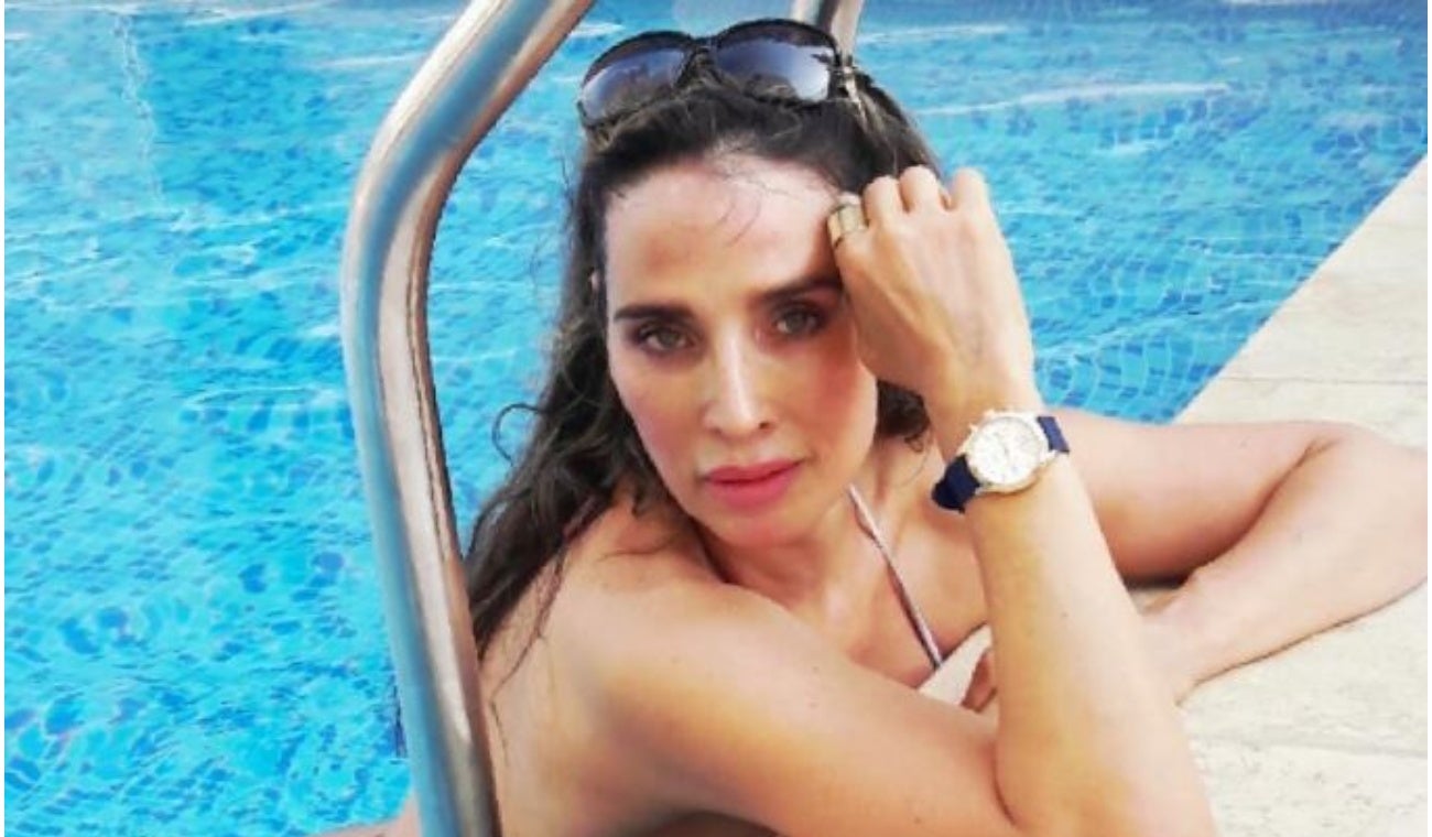 Luly Bossa en sensual vestido de baño