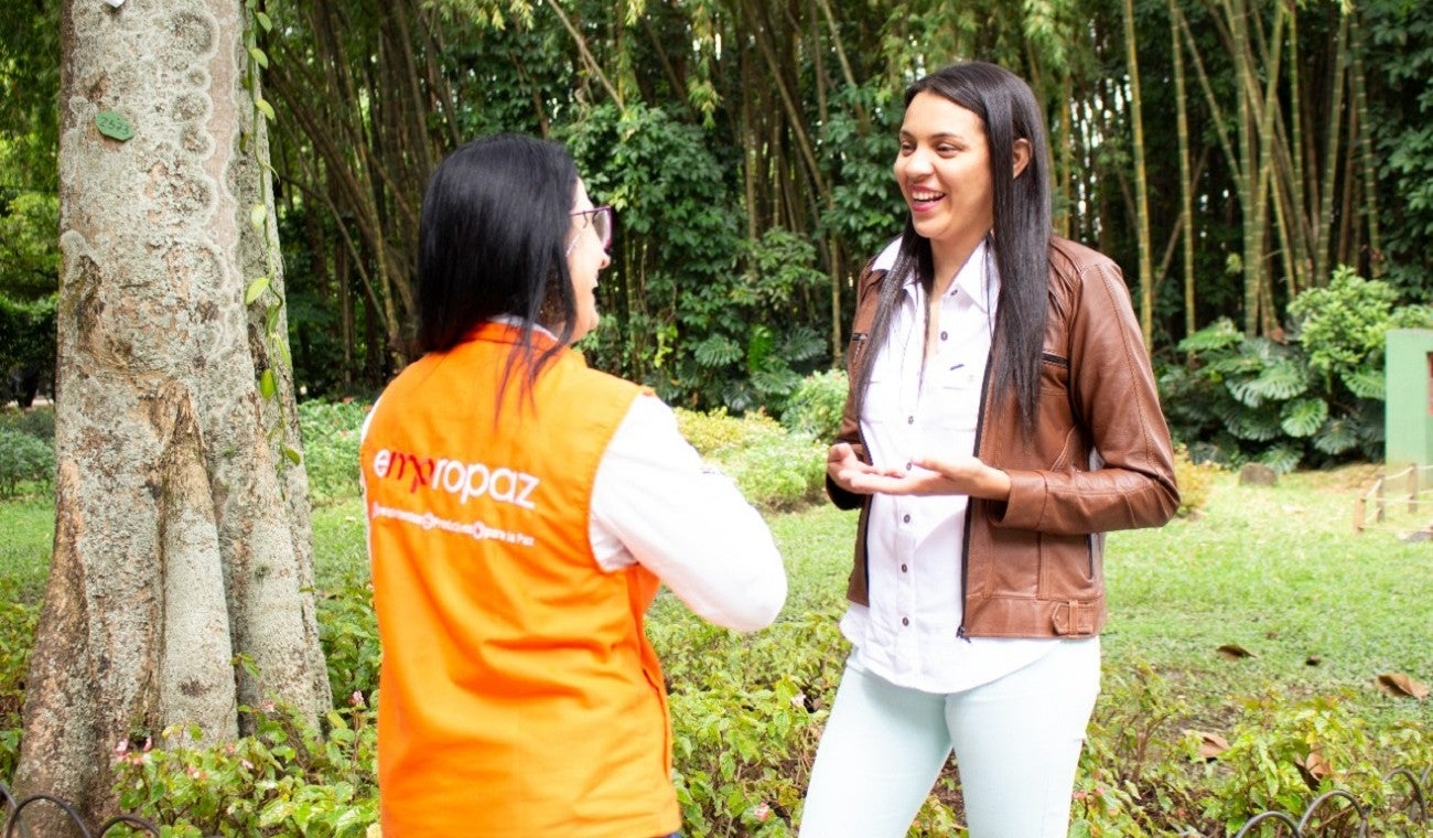 Mujeres colombianas y venezolanas están recibiendo inclusión financiera para sus negocios