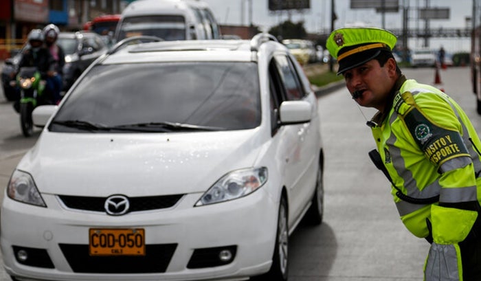 Multa por pasarse el semáforo en rojo