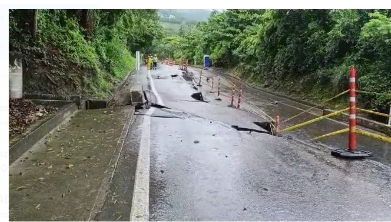 Esta cerrada la vía Apulo Tocaima kilómetro 38 por perdida de bancada