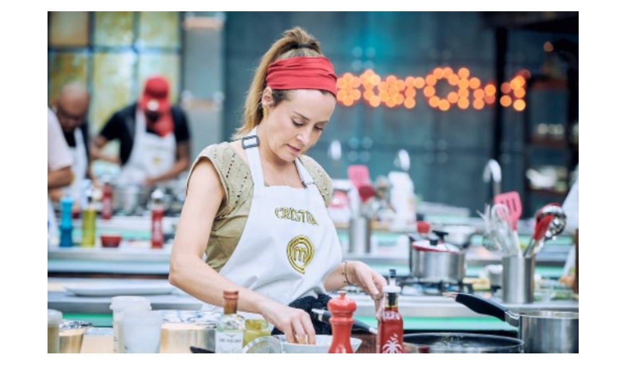 Cristina Campuzano cocinando en Masterchef Celebrity