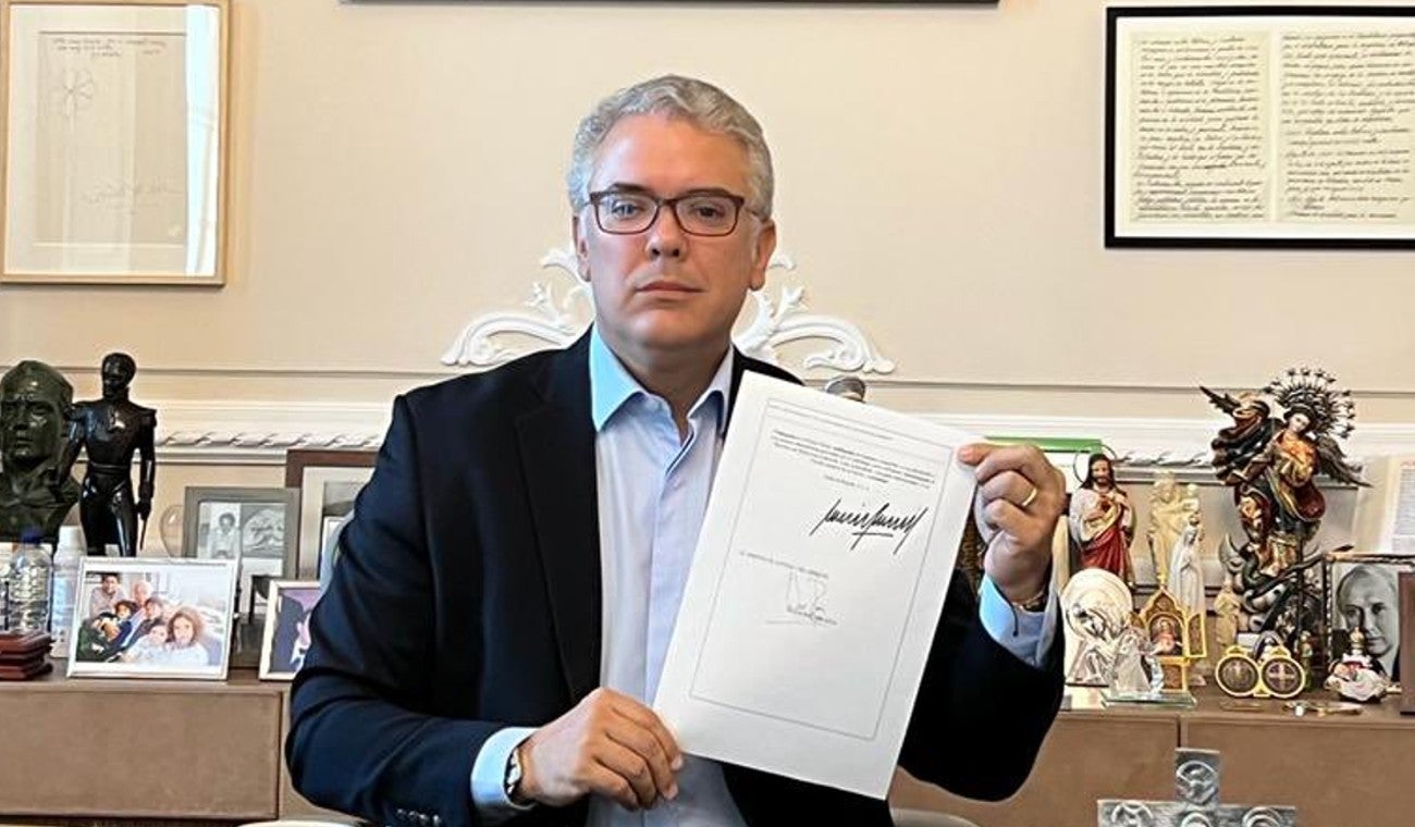 Duque firma extradición de Otoniel