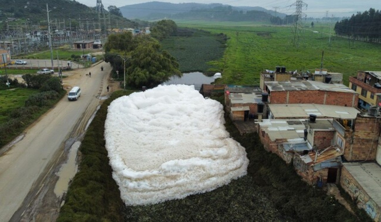 Panoramica de la espuma en Mosquera
