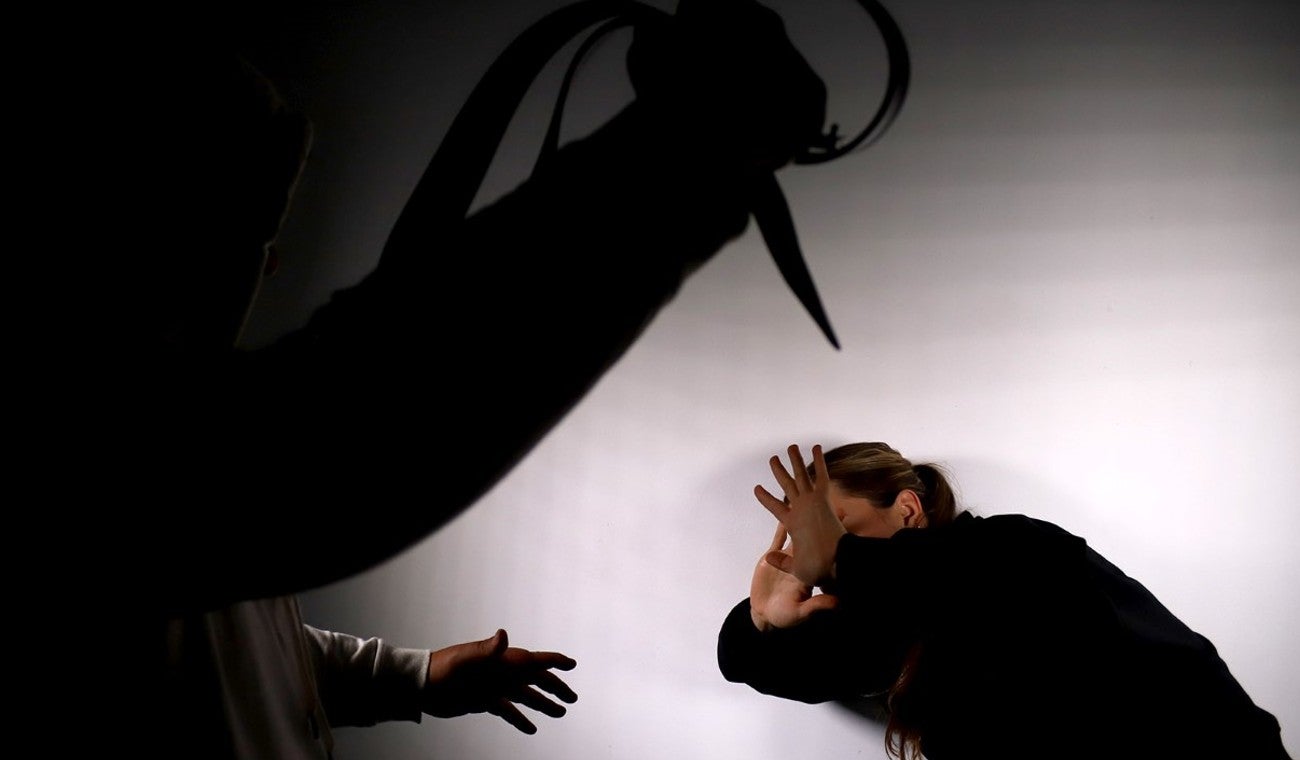 Violencia contra la mujer Violencia contra la mujer