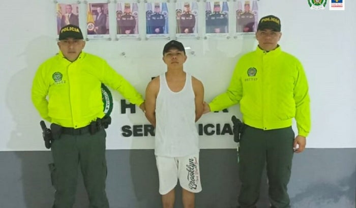 Capturan a un hombre que pretendía vender 20 cigarrillos de marihuana
