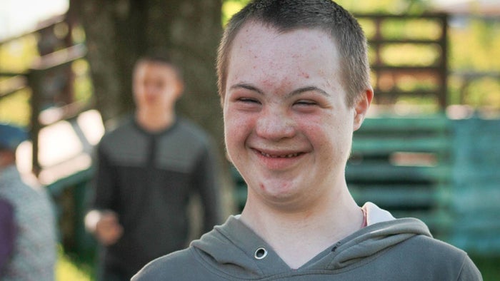 Denuncian que prestigioso colegio de Bogotá excluyó a pequeño con Síndrome de Down