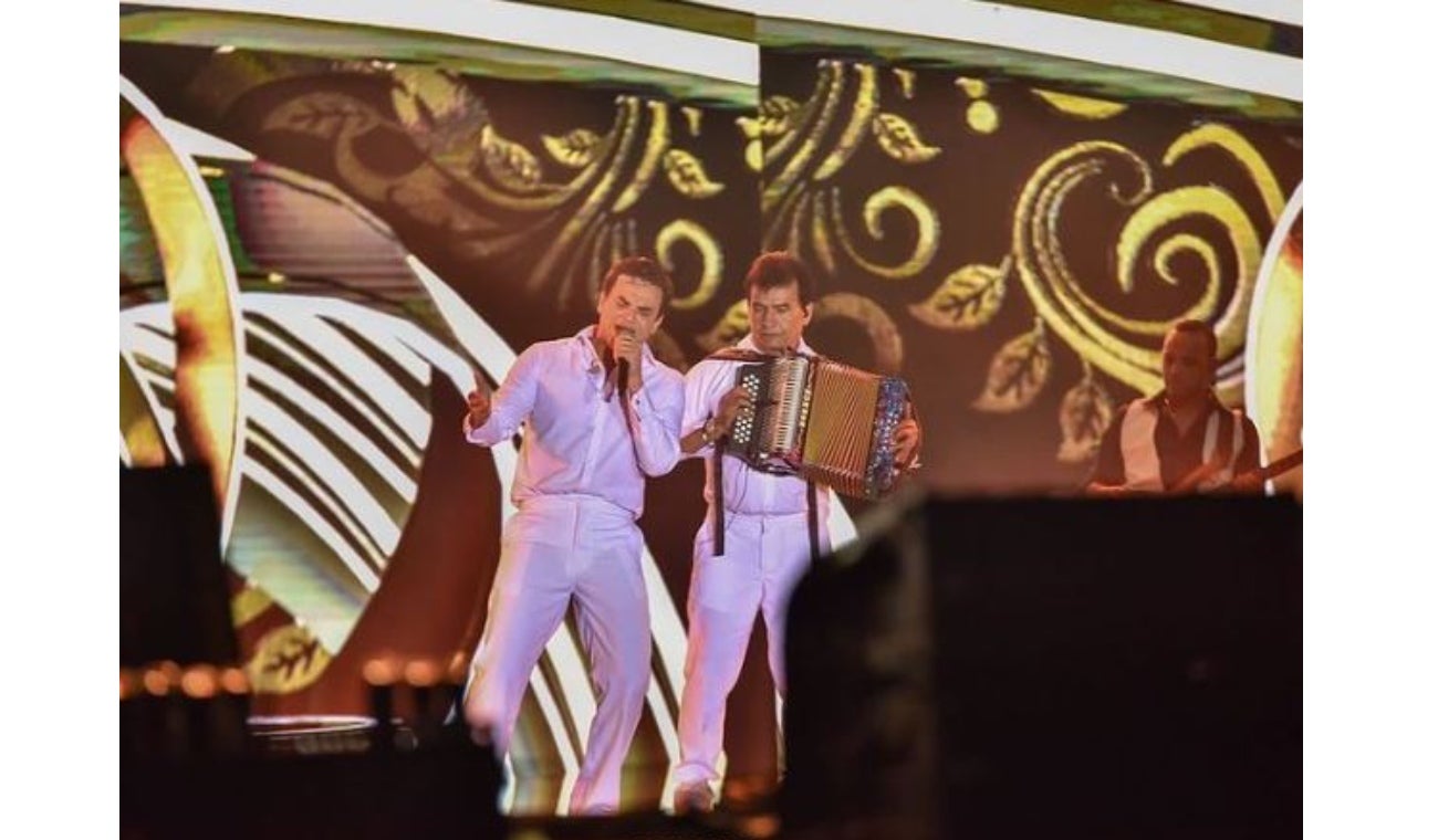 Silvestre Dangond rompe en llanto en Festival Vallenato