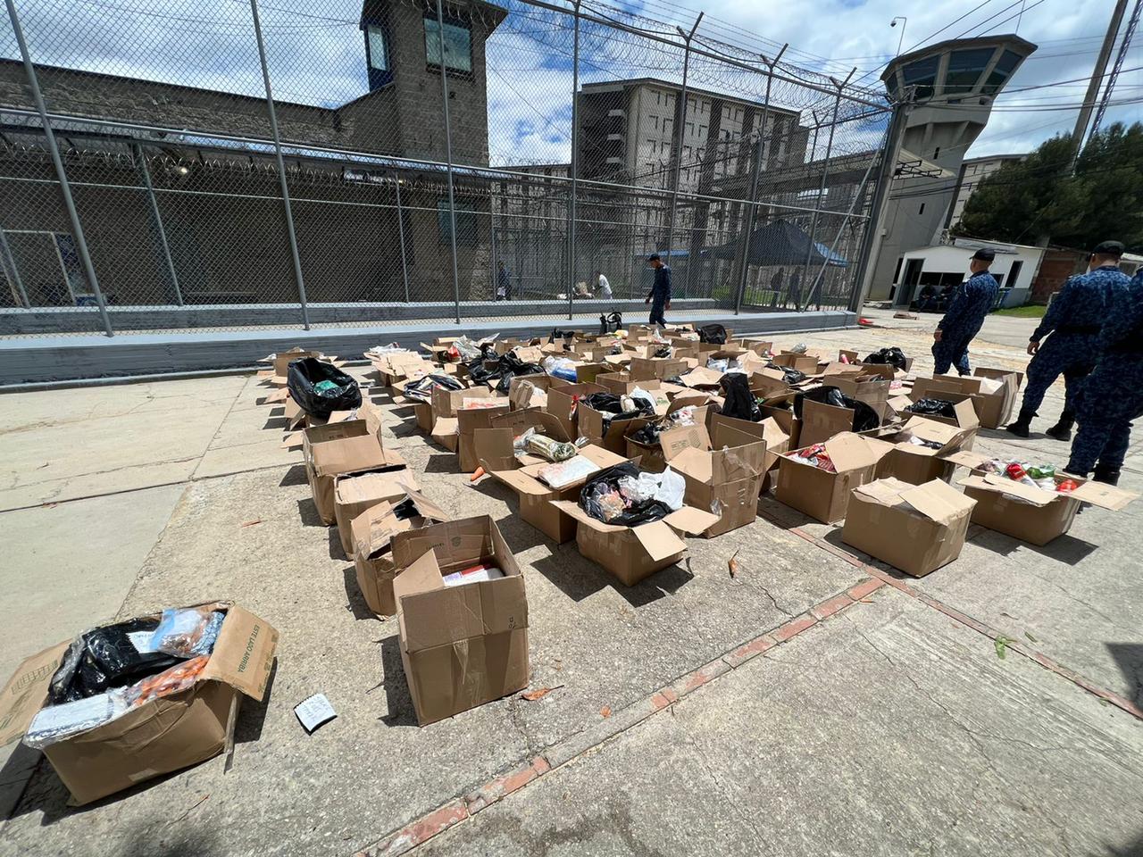 Esas eran las cajas con productos costosos que pretendían ingresar al pabellón de Extraditables del Inpec
