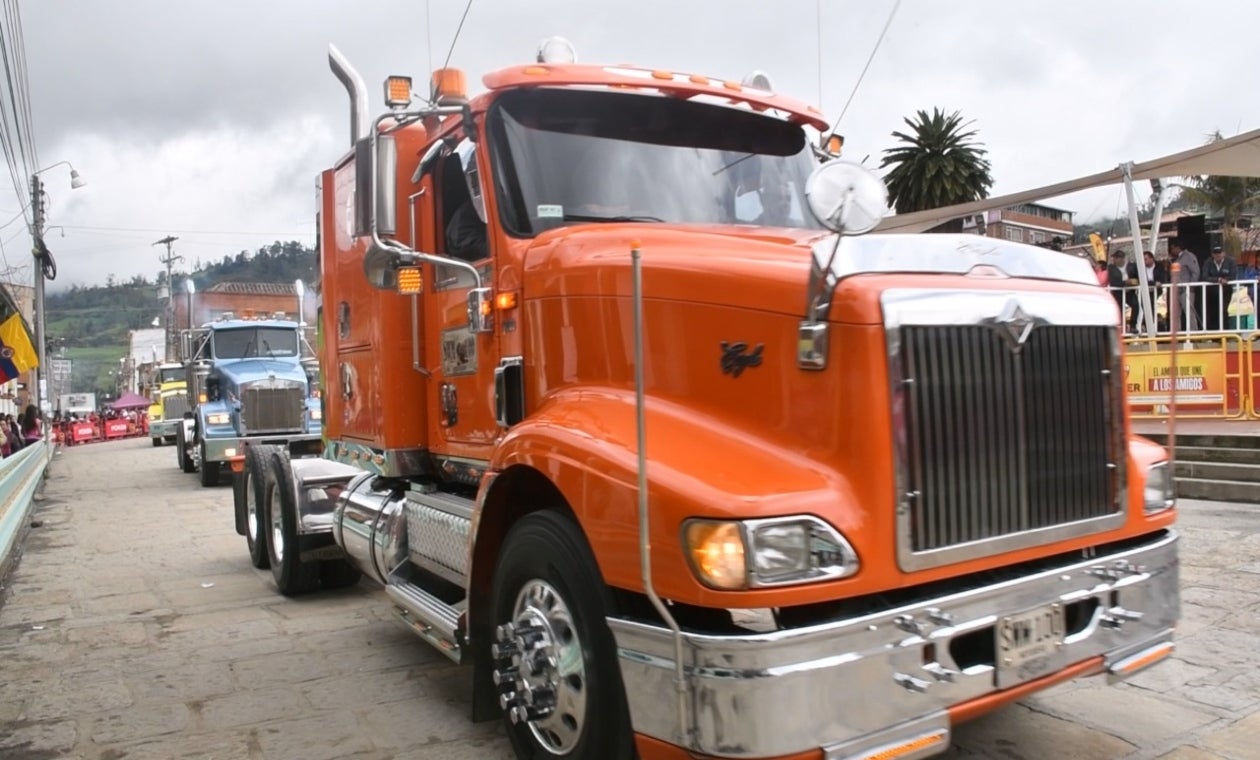 Concurso de tractomulas en reverso