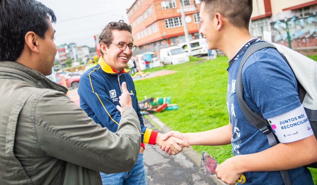 Pago de multas por convivencia con trabajo social