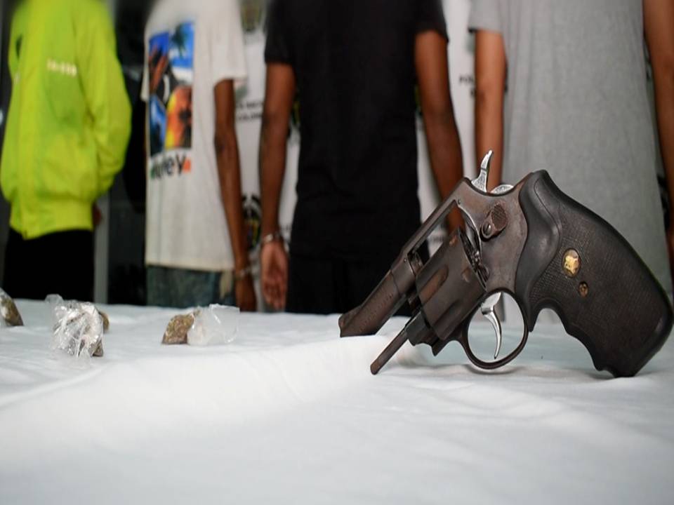 Por varios delitos se dieron las capturas en barrios de la ciudad