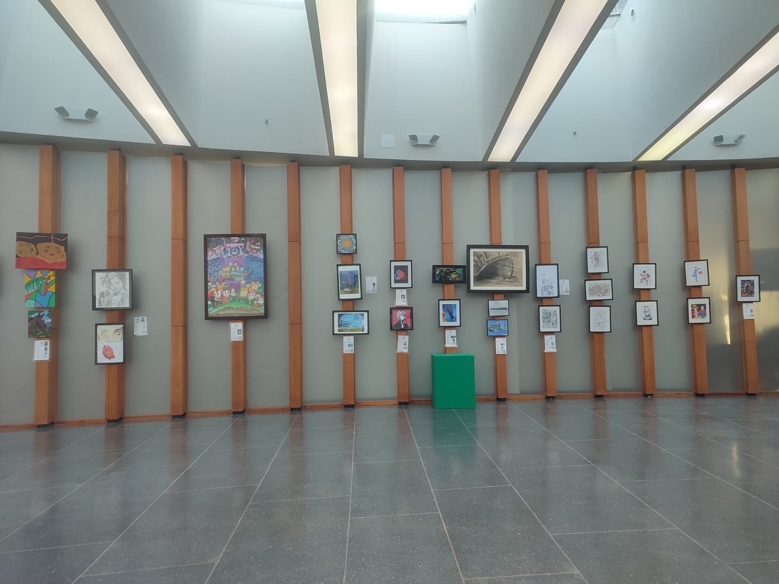 Hasta el próximo 17 de septiembre estará abierta al público esta exposición protagonizada por más de 50 artistas autistas.