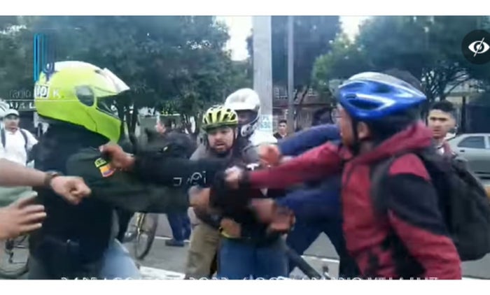 justicia por mano propia: ladrón golpeado en Engativá