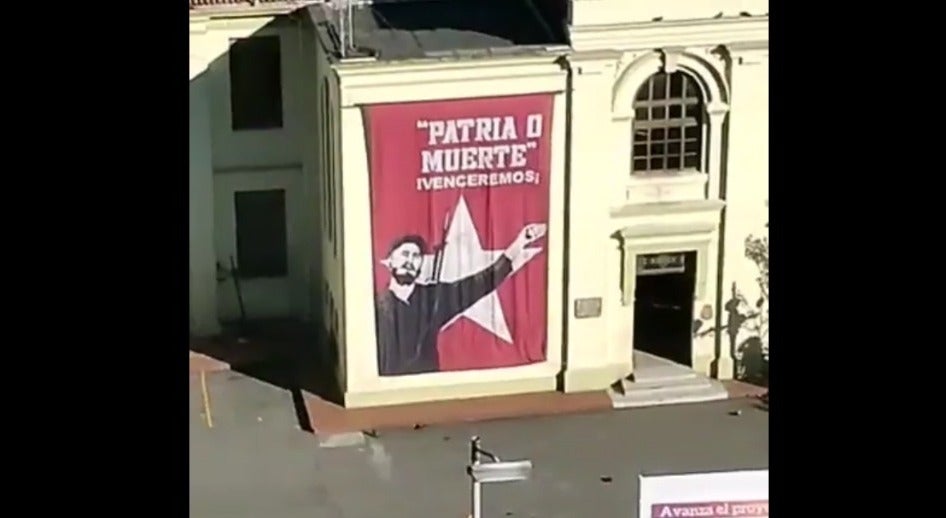 ¿Por qué había un pendón de la revolución cubana en una guarnición militar de Bogotá?