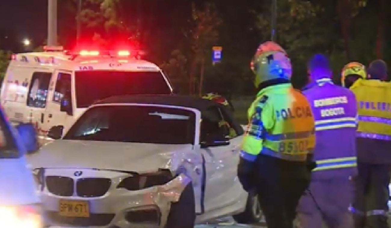 Choque de carros de alta gama en Calle 26