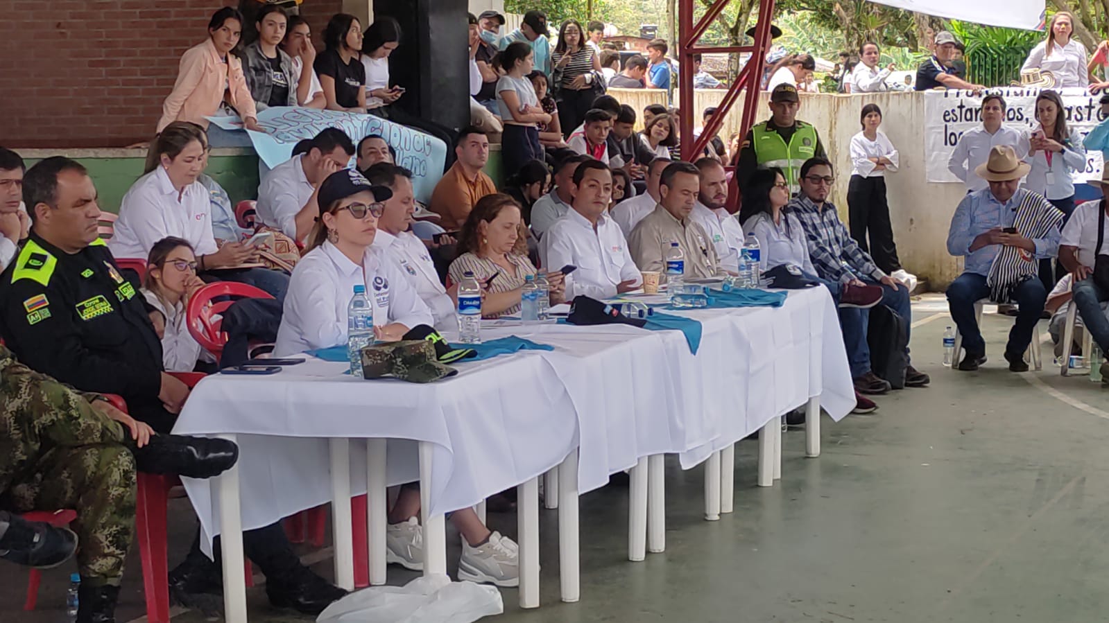 Comunidades piden presencia del presidente Gustavo Petro por crisis en El Guavio