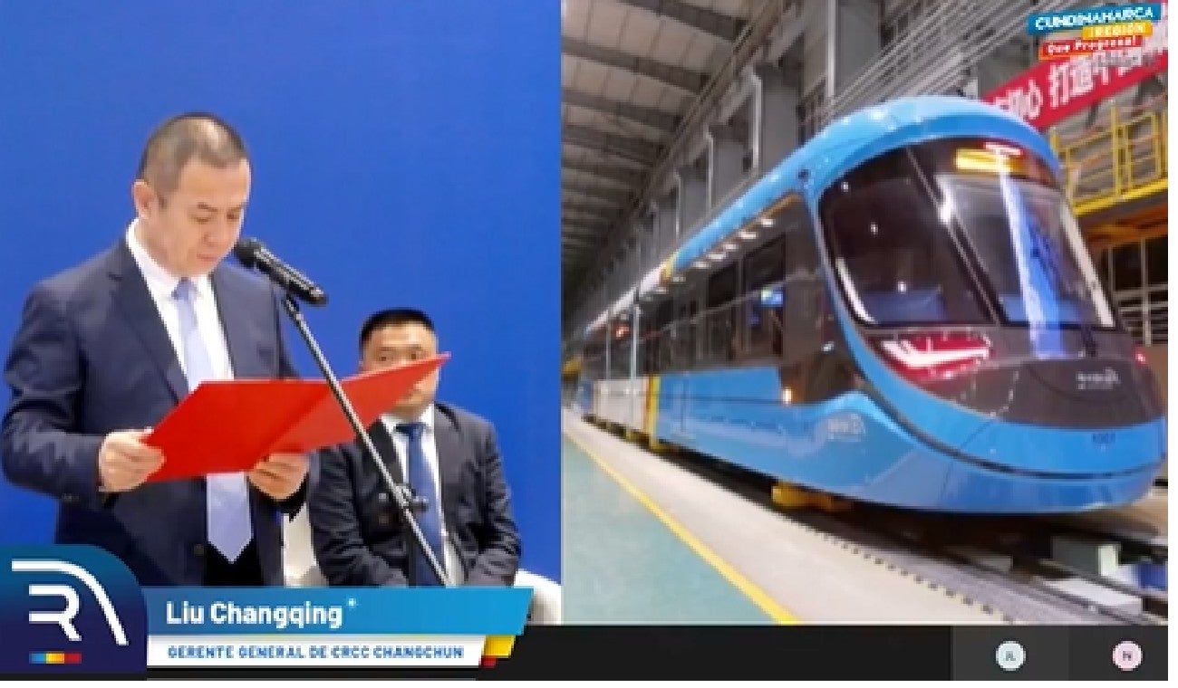 Presentación del modelo real de Regiotram de Occidente