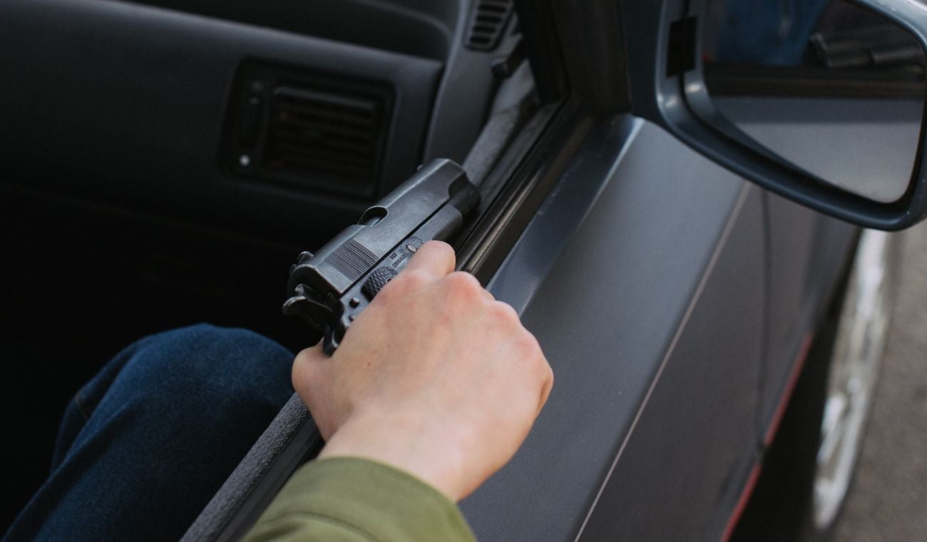 Escolta defendió a joven de un robo