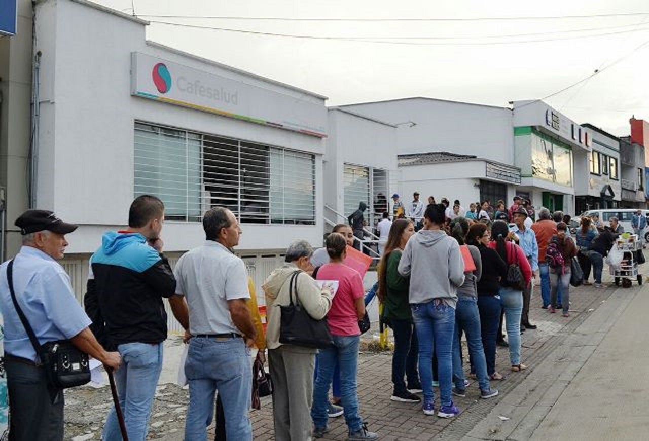 Deficiencias en atención a los usuarios heredadas de la antigua EPS