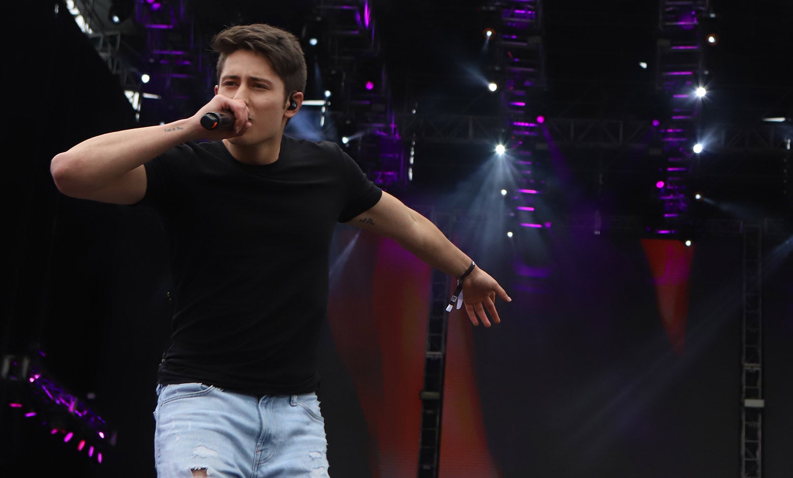 Manú se presenta en el Megaland