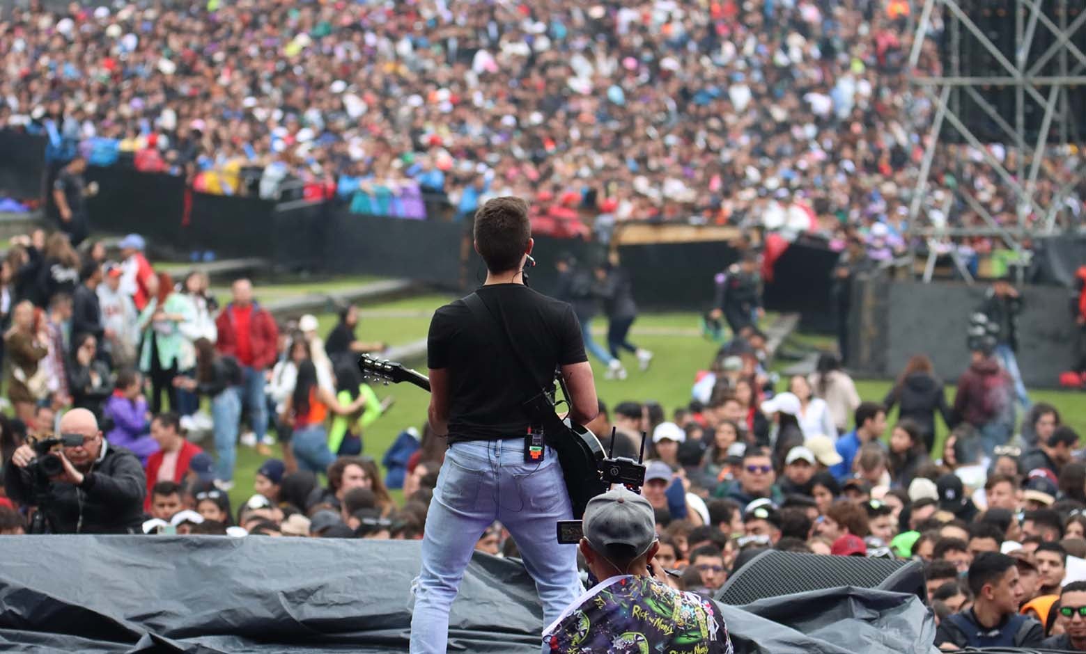 Manú se presenta en el Megaland