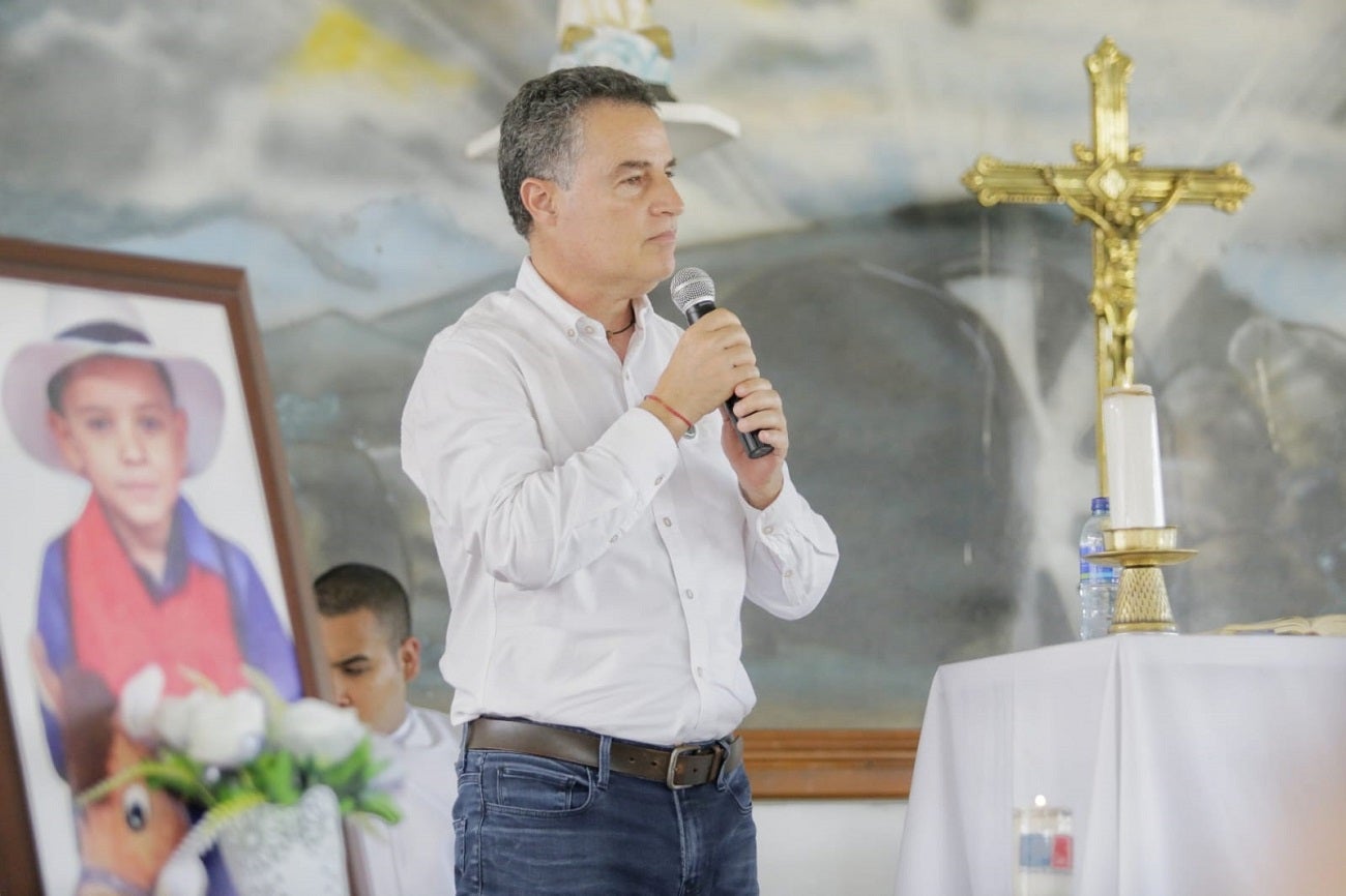 Honras fúnebres del niño Maximiliano Tabares en Segovia, Antioquia