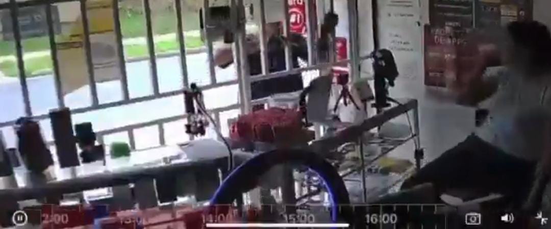 El hombre disparó tres veces