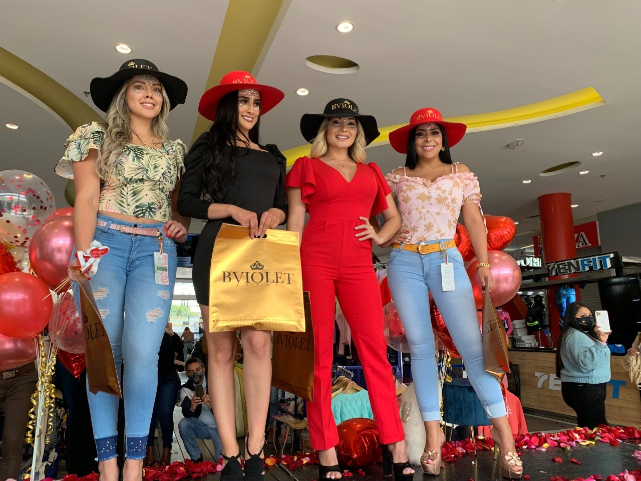 Descuentos en ropa en el centro comercial GranSan en Bogotá