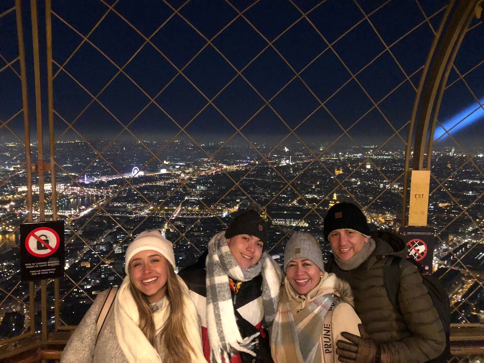 Colombianos en España pusieron a bailar a las habitantes al ritmo del merengue