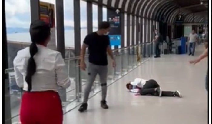 Pasajero golpeó a trabajador de Avianca