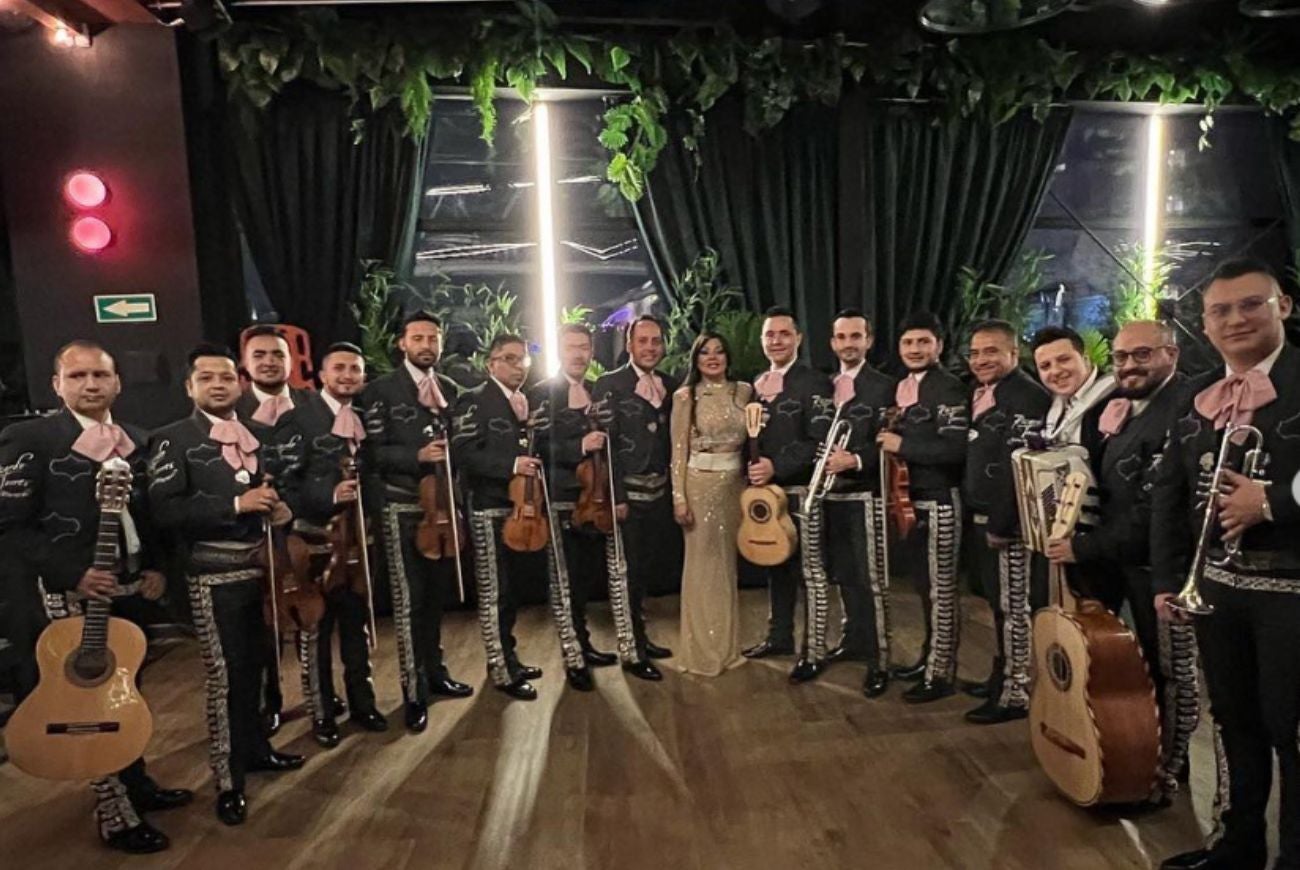 Ricardo Torres y su mariachi junto a Marbella