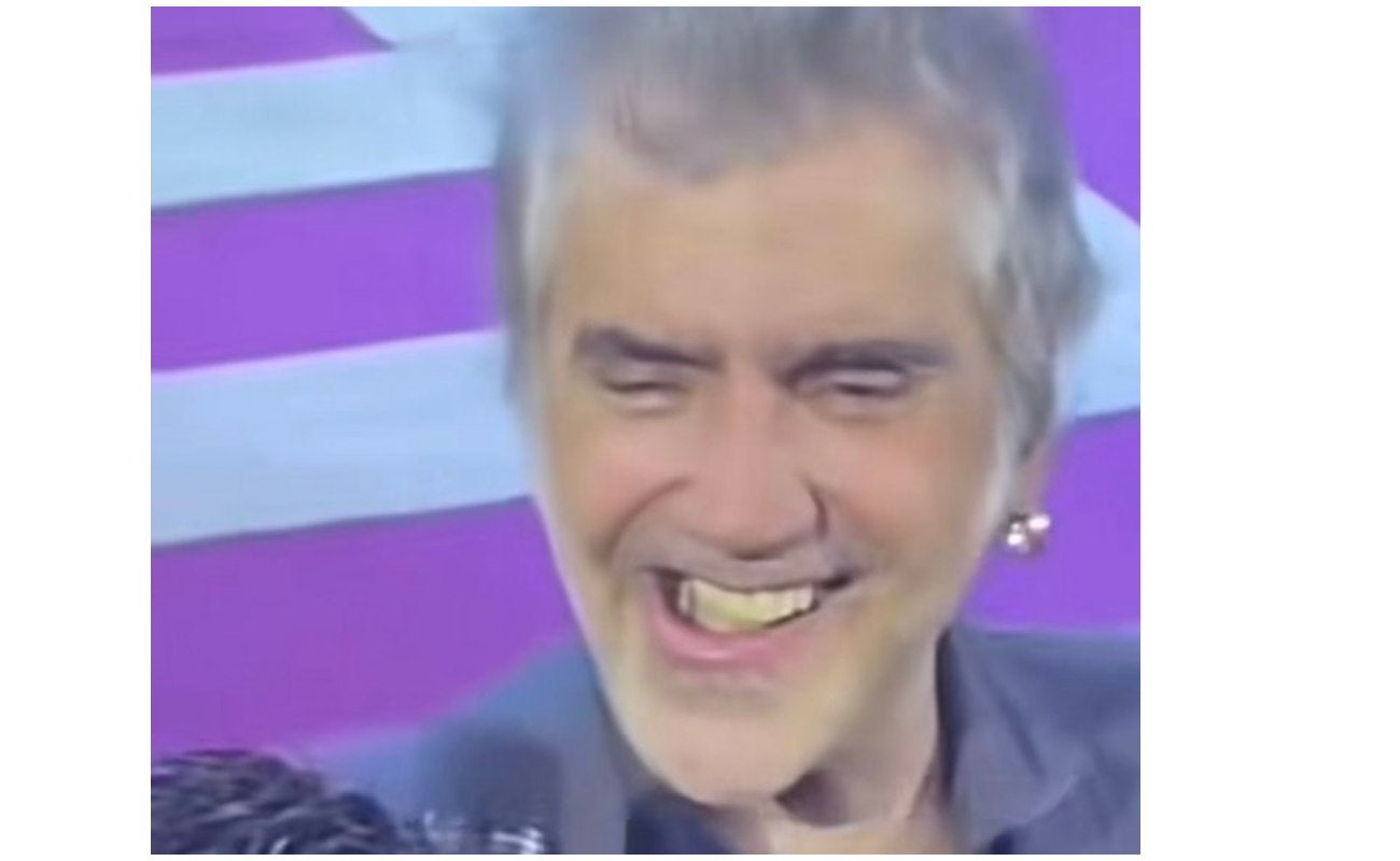 Alejandro Fernández y su extraño movimiento de mandíbula