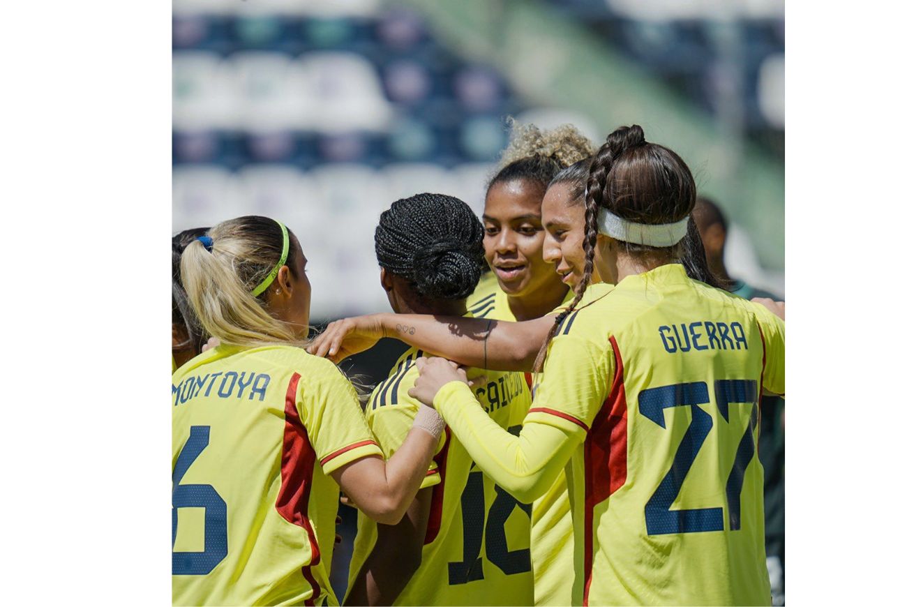 Selección Colombiana Femenina celebrando un triunfo