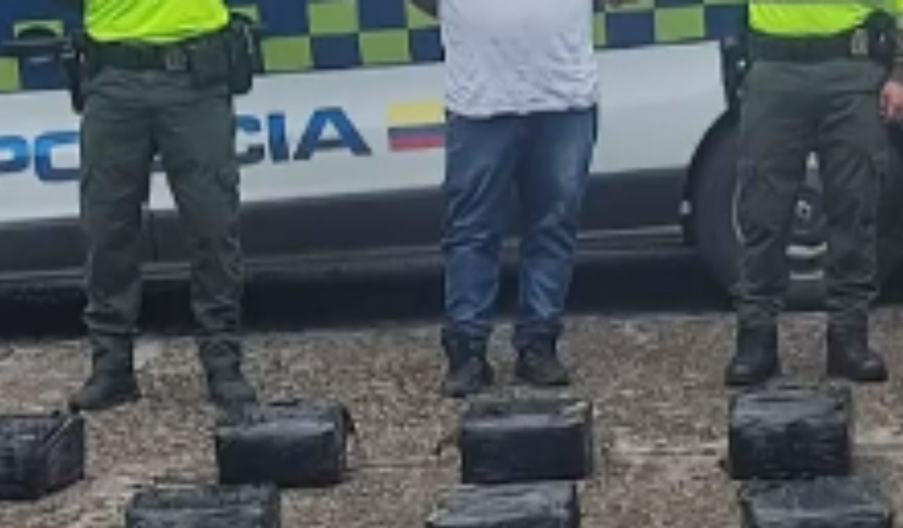 Encuentran camión lleno de cocaína