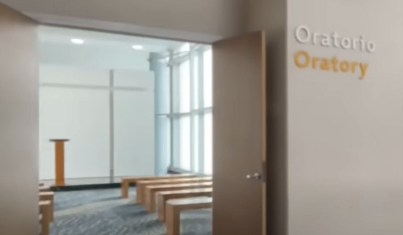 Oratorio en el aeropuerto Internacional El Dorado