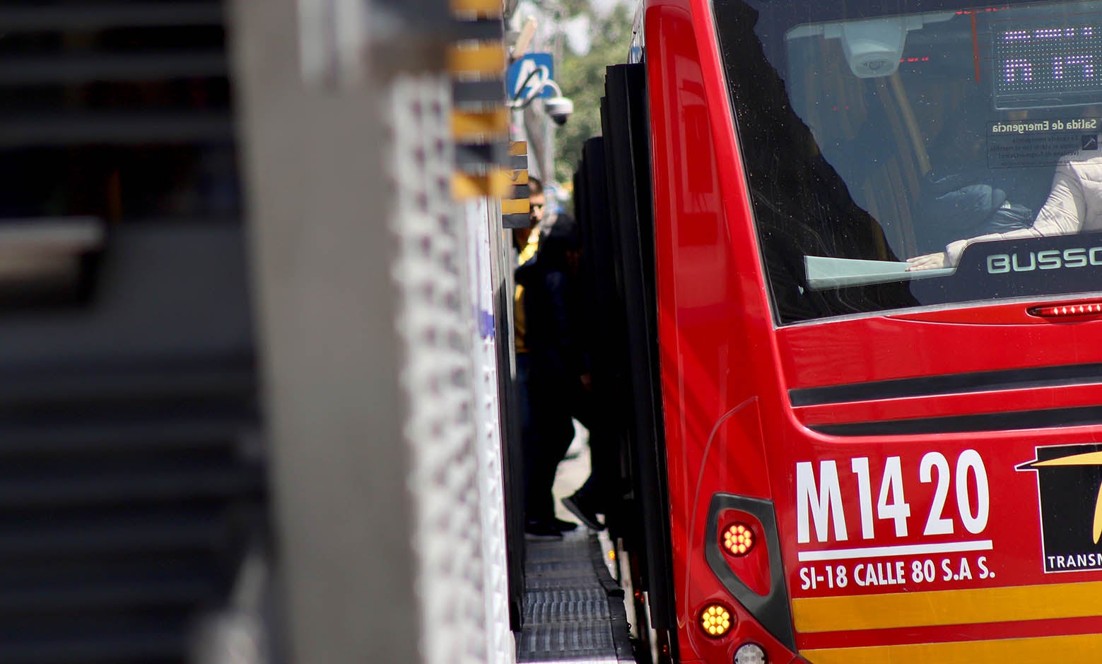 Puertas anticolados - TransMilenio - colados