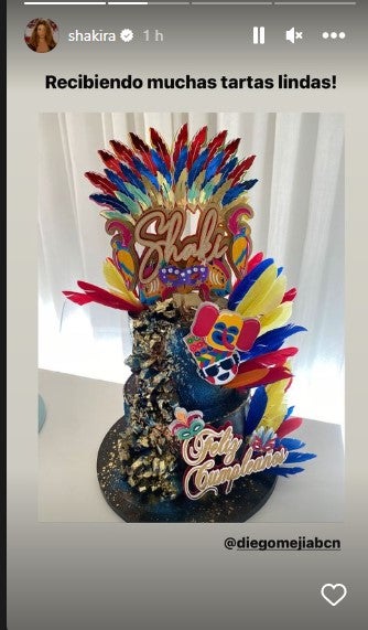 Torta que le envían a Shakira