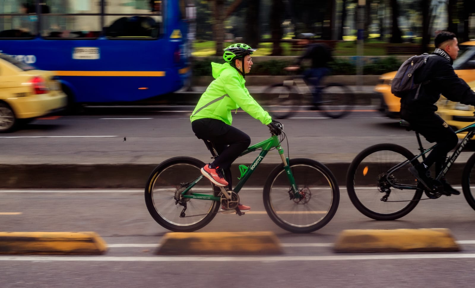 Claudia López en bicicleta 2023
