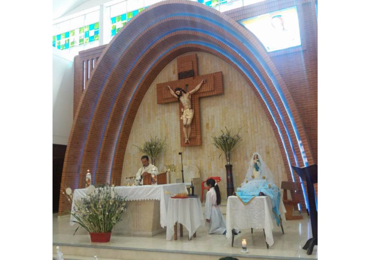 Parte interna de la Iglesia Madre Teresa de Calcuta