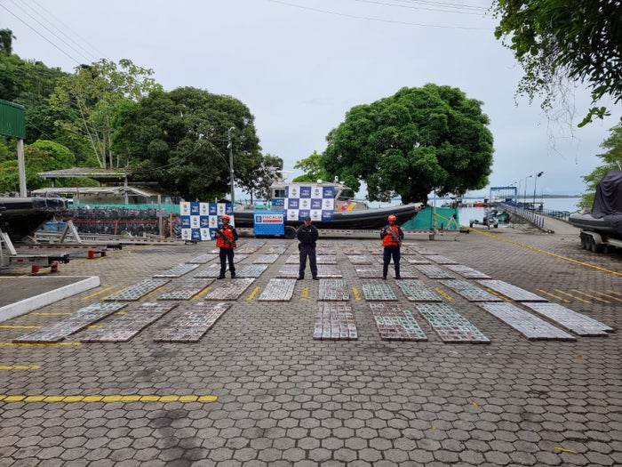 En el interior de la embarcación fueron encontrados dos hombres sin vida