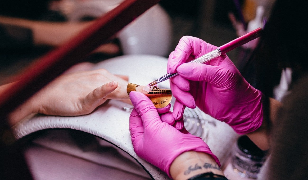 Cuánto vale hacerse un manicure en Bogotá