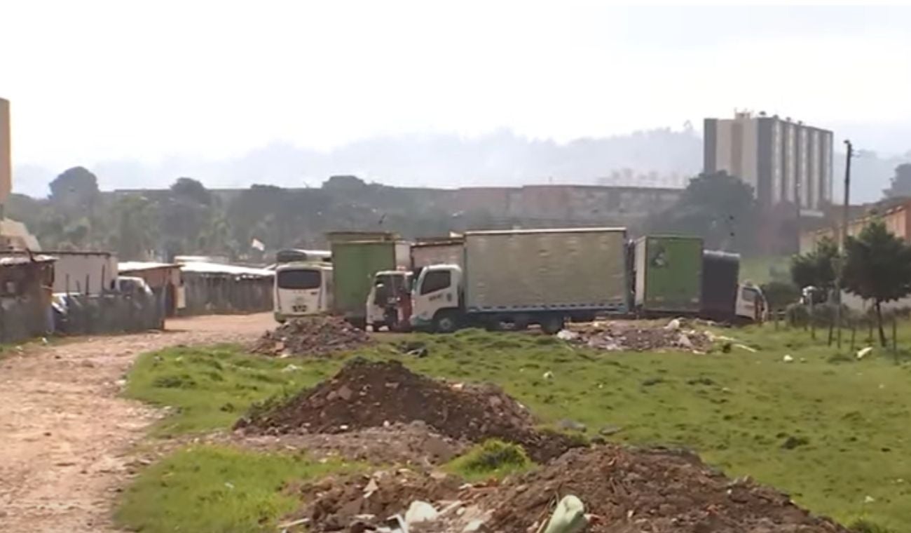 Lote en Suba es utilizado para parqueadero ilegal